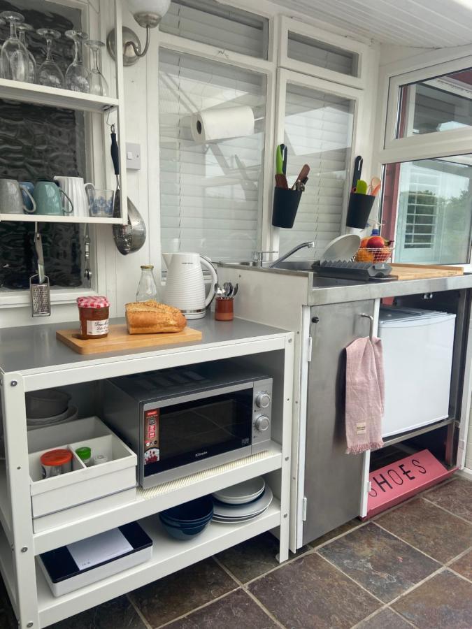 Barrow Harbour Studio Apartment ทราลี ภายนอก รูปภาพ